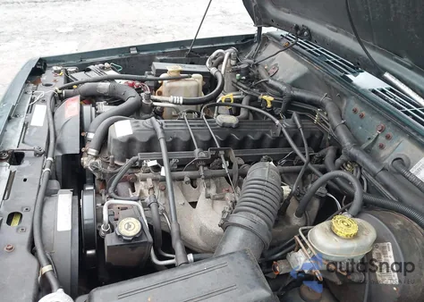 2000 Jeep Cherokee Sport z USA, uszkodzony, nr VIN 1J4FF48S2YL230794